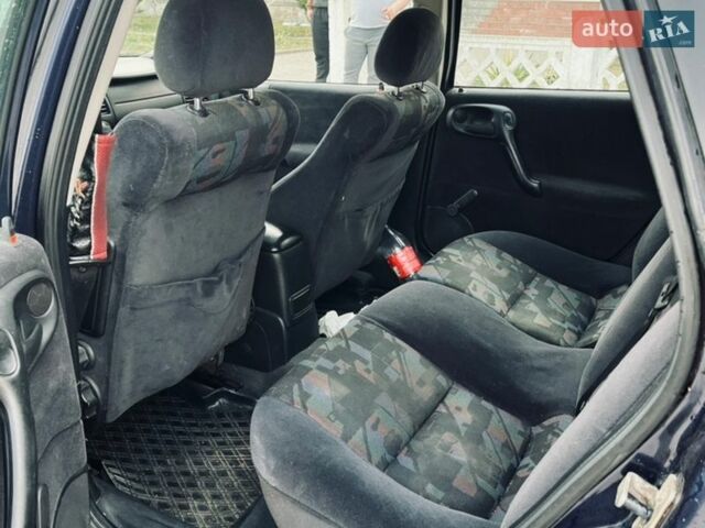 Синий Опель Вектра, объемом двигателя 1.8 л и пробегом 400 тыс. км за 1500 $, фото 3 на Automoto.ua