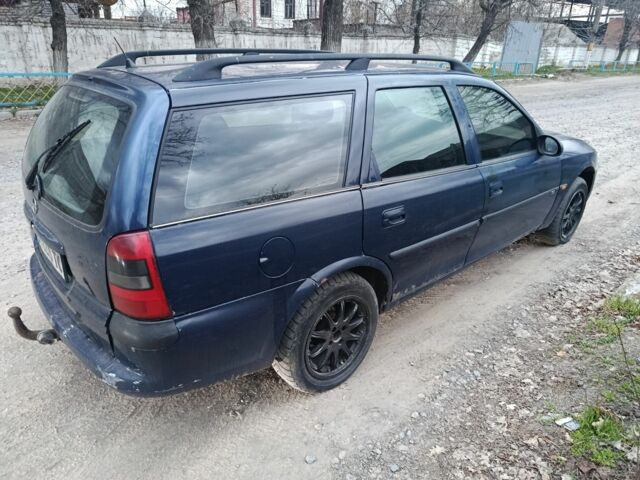 Синій Опель Вектра, об'ємом двигуна 1.6 л та пробігом 333 тис. км за 1565 $, фото 14 на Automoto.ua