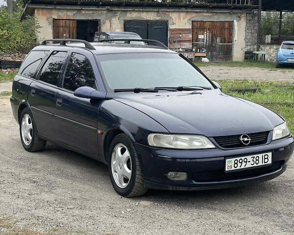 Синий Опель Вектра, объемом двигателя 0 л и пробегом 400 тыс. км за 1900 $, фото 1 на Automoto.ua