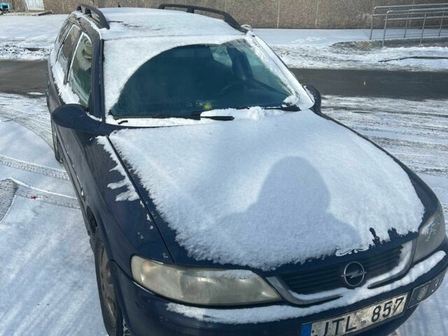 Синий Опель Вектра, объемом двигателя 2 л и пробегом 433 тыс. км за 2100 $, фото 2 на Automoto.ua