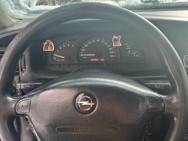 Синий Опель Вектра, объемом двигателя 2 л и пробегом 433 тыс. км за 1900 $, фото 6 на Automoto.ua