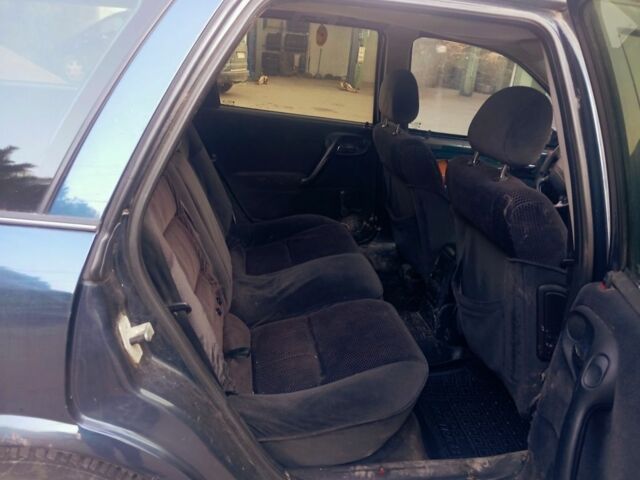 Синий Опель Вектра, объемом двигателя 2.2 л и пробегом 377 тыс. км за 1500 $, фото 11 на Automoto.ua