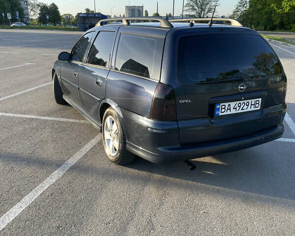 Синий Опель Вектра, объемом двигателя 2.2 л и пробегом 399 тыс. км за 3500 $, фото 10 на Automoto.ua