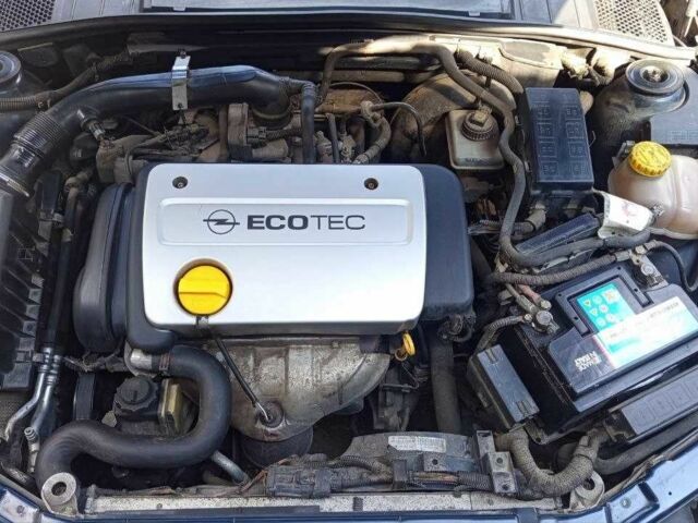 Синій Опель Вектра, об'ємом двигуна 1.6 л та пробігом 200 тис. км за 2200 $, фото 1 на Automoto.ua