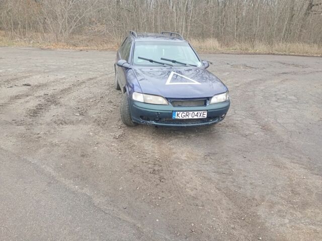 Синий Опель Вектра, объемом двигателя 2 л и пробегом 300 тыс. км за 1400 $, фото 1 на Automoto.ua