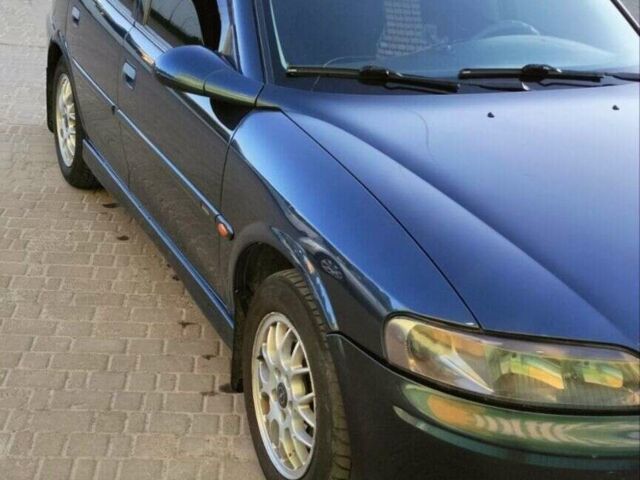 Синій Опель Вектра, об'ємом двигуна 1.8 л та пробігом 160 тис. км за 3500 $, фото 1 на Automoto.ua