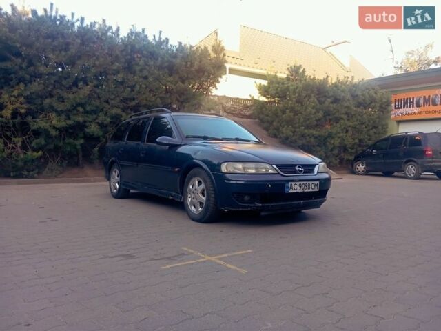 Синий Опель Вектра, объемом двигателя 2.17 л и пробегом 377 тыс. км за 1300 $, фото 4 на Automoto.ua