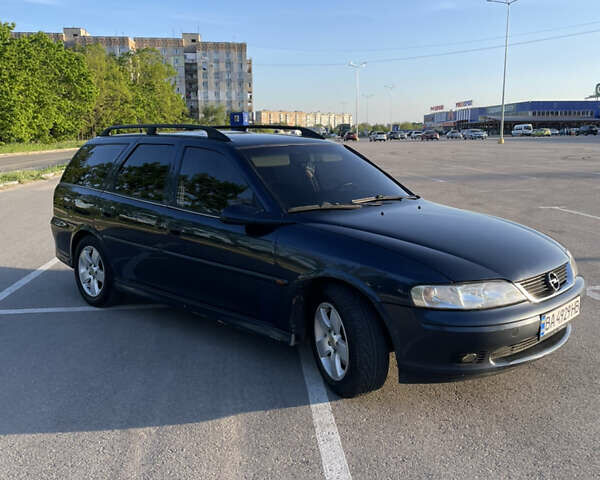 Синий Опель Вектра, объемом двигателя 2.2 л и пробегом 399 тыс. км за 3500 $, фото 2 на Automoto.ua