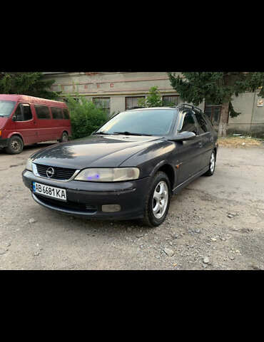 Синий Опель Вектра, объемом двигателя 2 л и пробегом 437 тыс. км за 2100 $, фото 2 на Automoto.ua