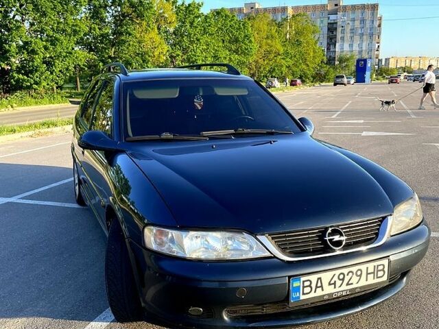 Синий Опель Вектра, объемом двигателя 2.2 л и пробегом 395 тыс. км за 985 $, фото 1 на Automoto.ua