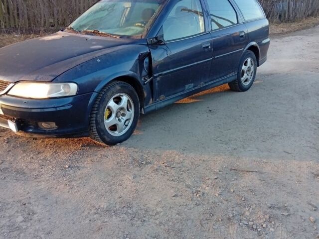 Синий Опель Вектра, объемом двигателя 2 л и пробегом 300 тыс. км за 750 $, фото 3 на Automoto.ua