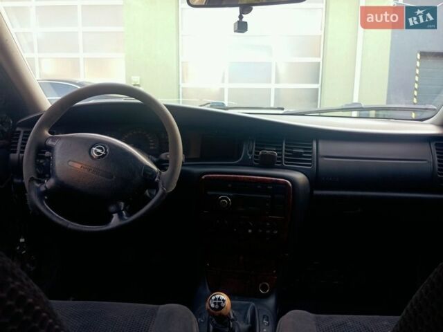 Синий Опель Вектра, объемом двигателя 2.17 л и пробегом 377 тыс. км за 1300 $, фото 9 на Automoto.ua