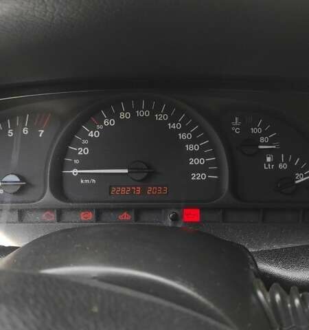 Синій Опель Вектра, об'ємом двигуна 1.8 л та пробігом 228 тис. км за 2919 $, фото 2 на Automoto.ua