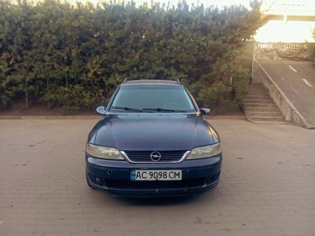 Синий Опель Вектра, объемом двигателя 2.2 л и пробегом 377 тыс. км за 1500 $, фото 7 на Automoto.ua