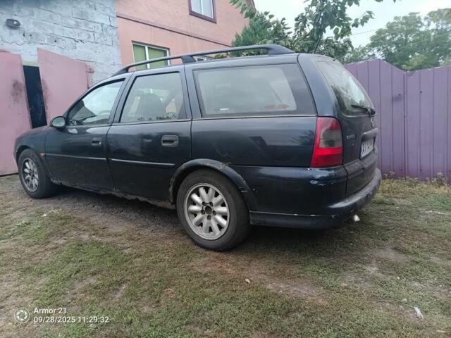 Синий Опель Вектра, объемом двигателя 2 л и пробегом 245 тыс. км за 1500 $, фото 1 на Automoto.ua