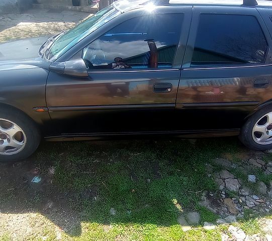 Синій Опель Вектра, об'ємом двигуна 2 л та пробігом 0 тис. км за 2100 $, фото 2 на Automoto.ua