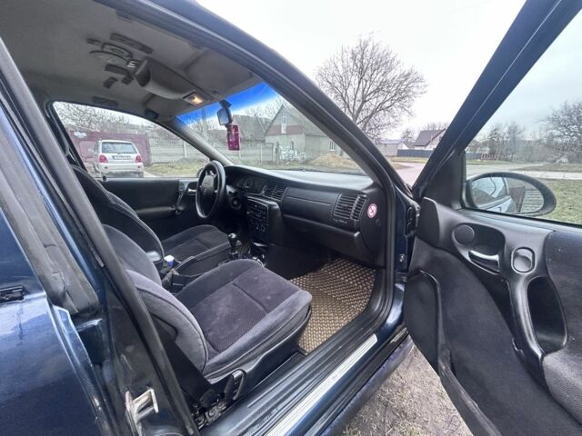 Синий Опель Вектра, объемом двигателя 2 л и пробегом 3 тыс. км за 1900 $, фото 4 на Automoto.ua