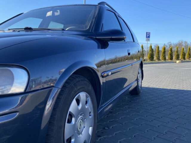 Синій Опель Вектра, об'ємом двигуна 2.2 л та пробігом 393 тис. км за 3700 $, фото 8 на Automoto.ua