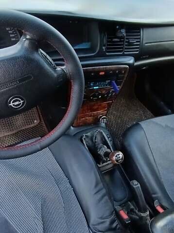 Синій Опель Вектра, об'ємом двигуна 1.6 л та пробігом 250 тис. км за 1800 $, фото 3 на Automoto.ua