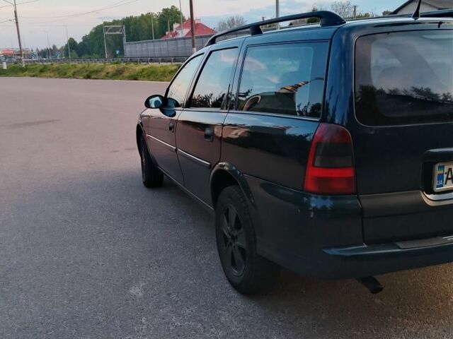 Синій Опель Вектра, об'ємом двигуна 2 л та пробігом 520 тис. км за 3300 $, фото 6 на Automoto.ua