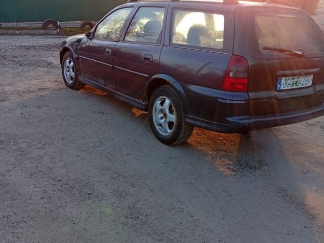 Синий Опель Вектра, объемом двигателя 2 л и пробегом 300 тыс. км за 750 $, фото 4 на Automoto.ua