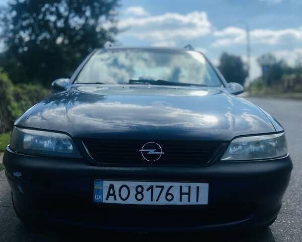 Синий Опель Вектра, объемом двигателя 2 л и пробегом 300 тыс. км за 1900 $, фото 3 на Automoto.ua
