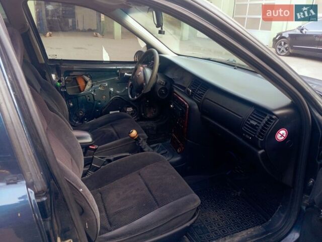 Синий Опель Вектра, объемом двигателя 2.17 л и пробегом 377 тыс. км за 1300 $, фото 8 на Automoto.ua