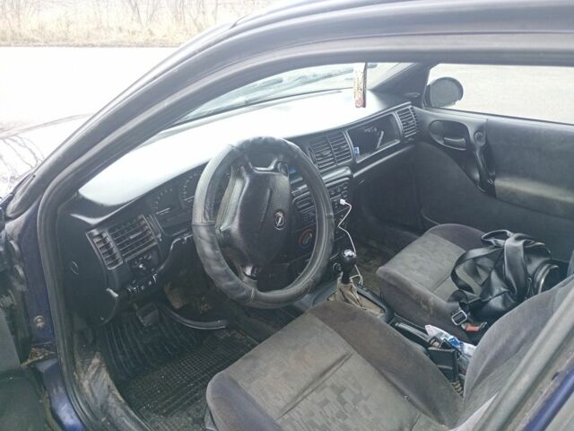 Синий Опель Вектра, объемом двигателя 2 л и пробегом 300 тыс. км за 1400 $, фото 3 на Automoto.ua