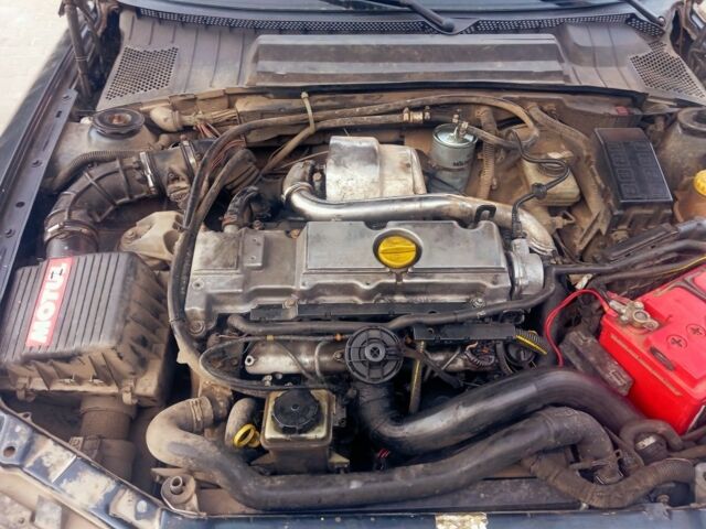 Синий Опель Вектра, объемом двигателя 2.2 л и пробегом 377 тыс. км за 1500 $, фото 8 на Automoto.ua