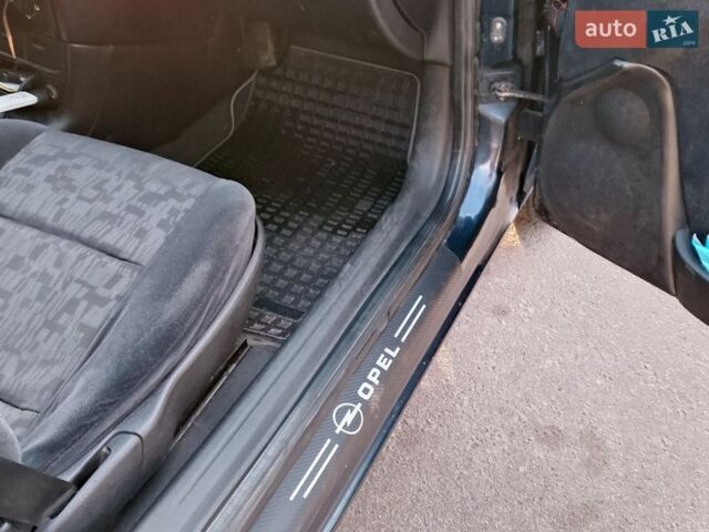Синій Опель Вектра, об'ємом двигуна 2 л та пробігом 549 тис. км за 2500 $, фото 10 на Automoto.ua