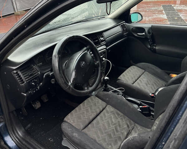 Опель Вектра 2000 в Городке на Automoto.ua Синий Опель Вектра, объемом двигателя 2.17 л и пробегом 430 тыс. км за 1400 $, фото 5 на Automoto.ua
