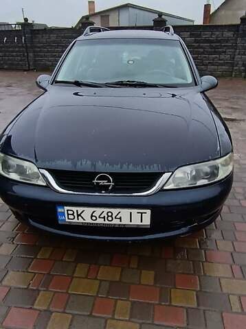 Синий Опель Вектра, объемом двигателя 1.6 л и пробегом 150 тыс. км за 1600 $, фото 5 на Automoto.ua