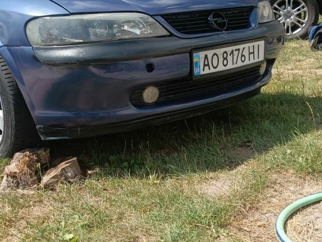 Синий Опель Вектра, объемом двигателя 2 л и пробегом 400 тыс. км за 1706 $, фото 1 на Automoto.ua