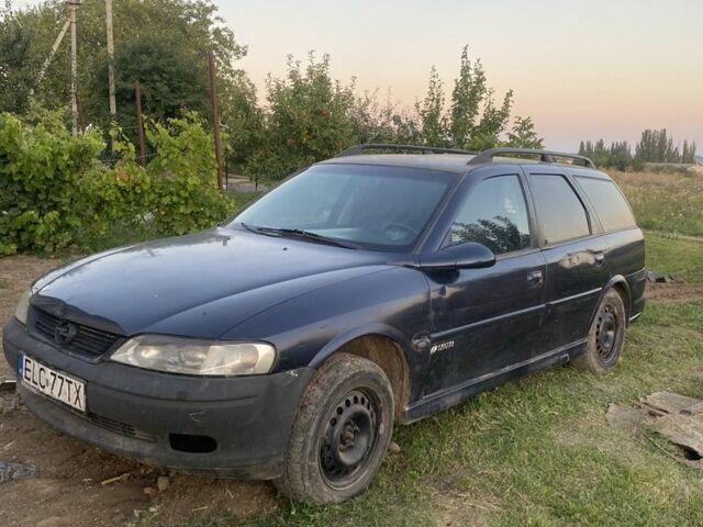 Синий Опель Вектра, объемом двигателя 2.2 л и пробегом 400 тыс. км за 799 $, фото 1 на Automoto.ua