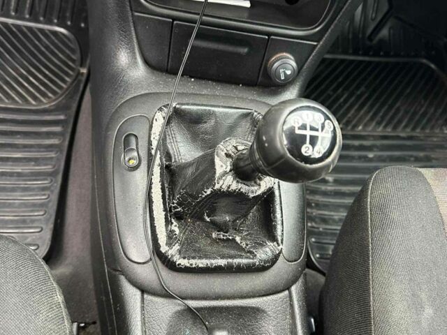 Синій Опель Вектра, об'ємом двигуна 1.8 л та пробігом 228 тис. км за 2355 $, фото 4 на Automoto.ua