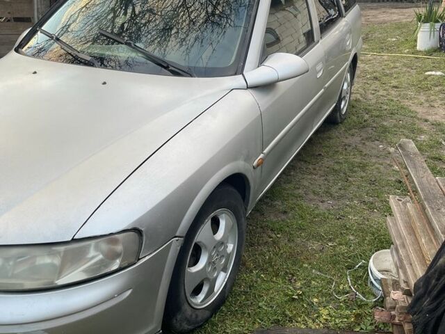 Синий Опель Вектра, объемом двигателя 2.2 л и пробегом 278 тыс. км за 2400 $, фото 3 на Automoto.ua