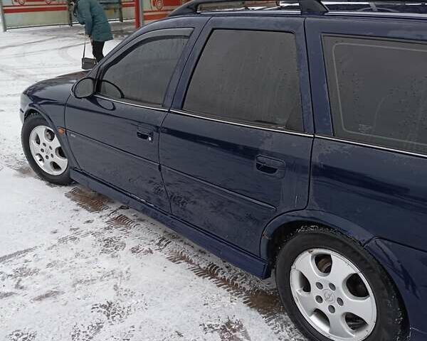 Синий Опель Вектра, объемом двигателя 2 л и пробегом 368 тыс. км за 2300 $, фото 3 на Automoto.ua