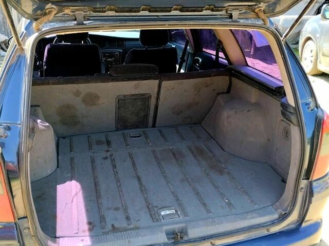 Синій Опель Вектра, об'ємом двигуна 1.8 л та пробігом 333 тис. км за 3300 $, фото 6 на Automoto.ua
