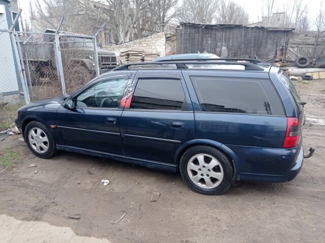 Синій Опель Вектра, об'ємом двигуна 2 л та пробігом 324 тис. км за 1700 $, фото 4 на Automoto.ua