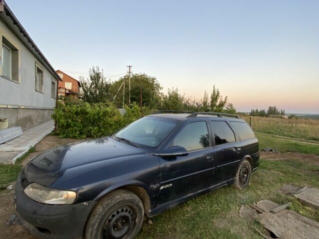 Синий Опель Вектра, объемом двигателя 2.2 л и пробегом 400 тыс. км за 799 $, фото 3 на Automoto.ua