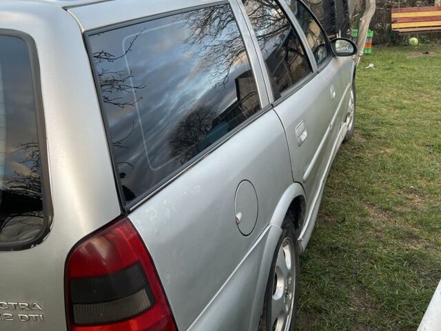 Синий Опель Вектра, объемом двигателя 2.2 л и пробегом 278 тыс. км за 2400 $, фото 4 на Automoto.ua