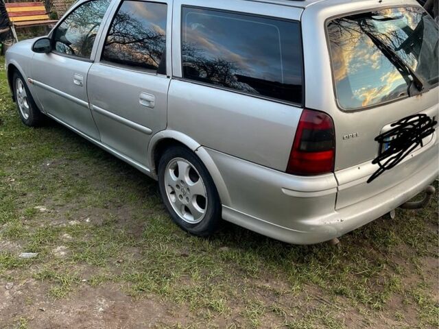 Синий Опель Вектра, объемом двигателя 2.2 л и пробегом 278 тыс. км за 2400 $, фото 6 на Automoto.ua