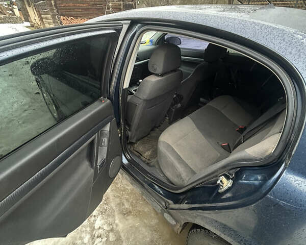 Синий Опель Вектра, объемом двигателя 1.8 л и пробегом 120 тыс. км за 2900 $, фото 9 на Automoto.ua