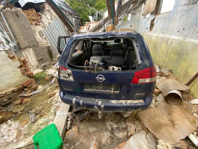 Синій Опель Вектра, об'ємом двигуна 2.2 л та пробігом 2 тис. км за 500 $, фото 1 на Automoto.ua