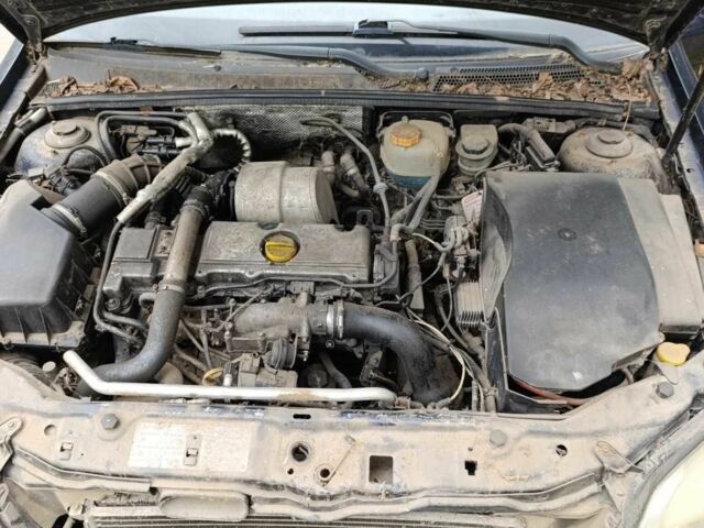 Синий Опель Вектра, объемом двигателя 2.2 л и пробегом 150 тыс. км за 2000 $, фото 5 на Automoto.ua