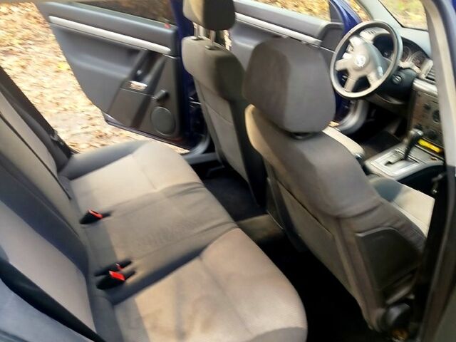 Синий Опель Вектра, объемом двигателя 2.2 л и пробегом 300 тыс. км за 4500 $, фото 6 на Automoto.ua