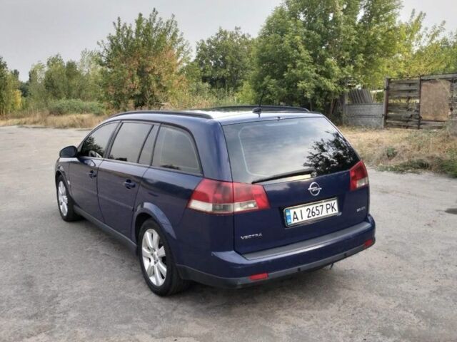 Синий Опель Вектра, объемом двигателя 2 л и пробегом 300 тыс. км за 4200 $, фото 1 на Automoto.ua