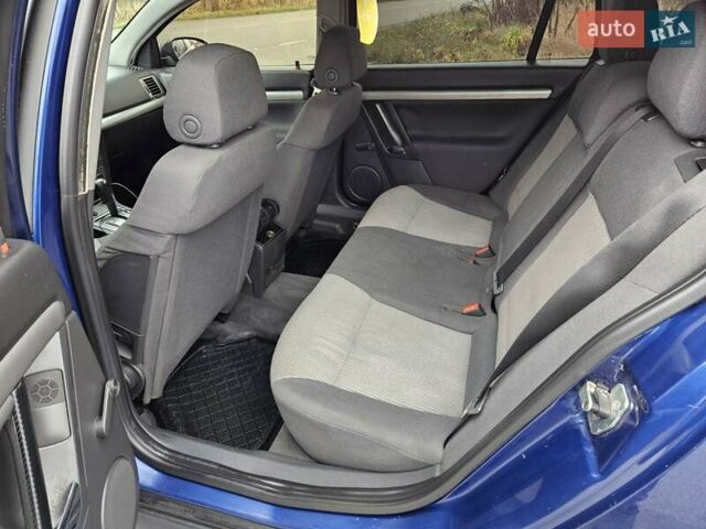 Синий Опель Вектра, объемом двигателя 2.17 л и пробегом 350 тыс. км за 3999 $, фото 24 на Automoto.ua