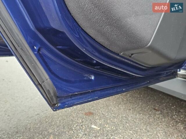 Синий Опель Вектра, объемом двигателя 2.17 л и пробегом 350 тыс. км за 3999 $, фото 30 на Automoto.ua