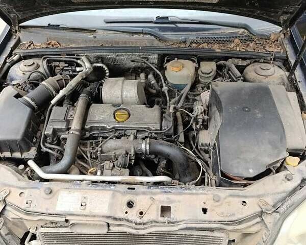 Синий Опель Вектра, объемом двигателя 2.2 л и пробегом 150 тыс. км за 2000 $, фото 4 на Automoto.ua